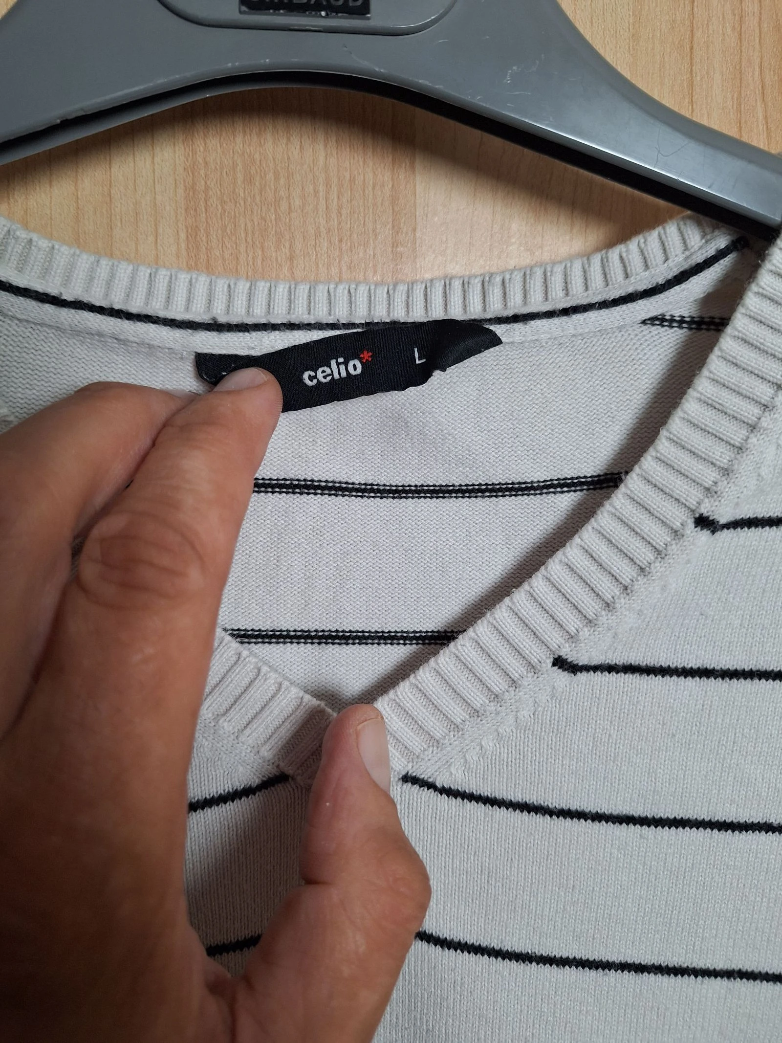 Pull Celio homem col V branco listrado preto tamanho G – photo 4